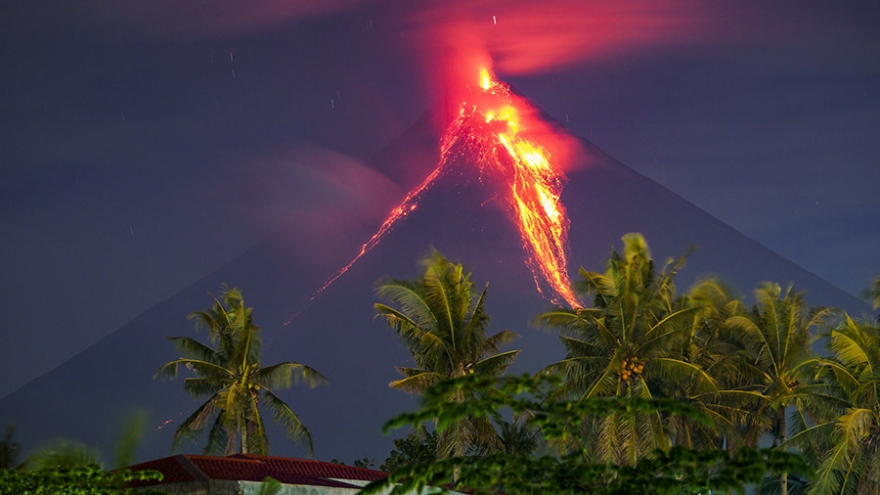 Philippines cảnh báo nguy cơ phun trào một trong các núi lửa hoạt động mạnh nhất